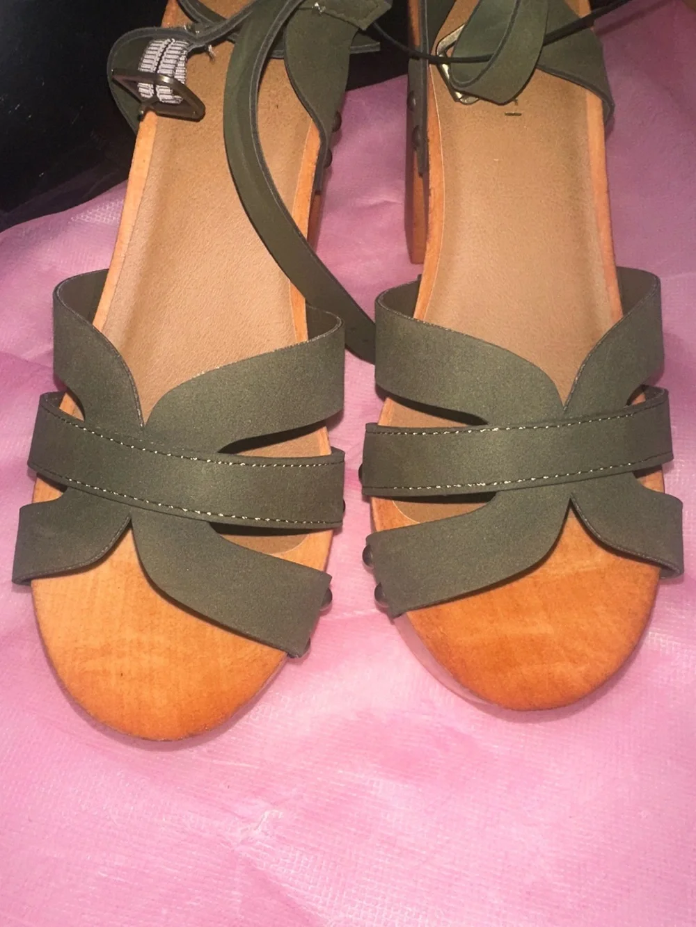 Madden Girl Olive Green Platform Block Heel Sandals Size 9